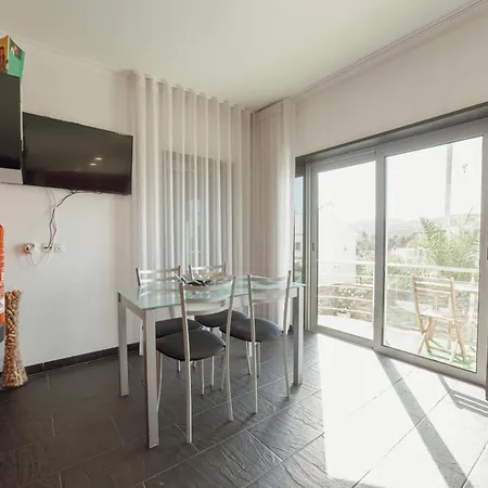 Villa Pool & Cinema By Vacationy *