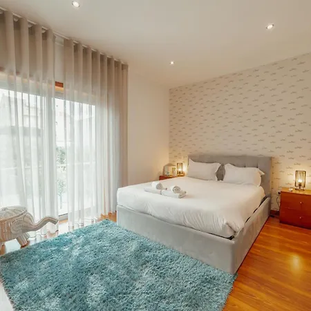 Pool & Cinema By Vacationy *