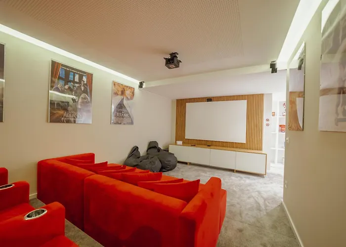 Pool & Cinema By Vacationy Villa