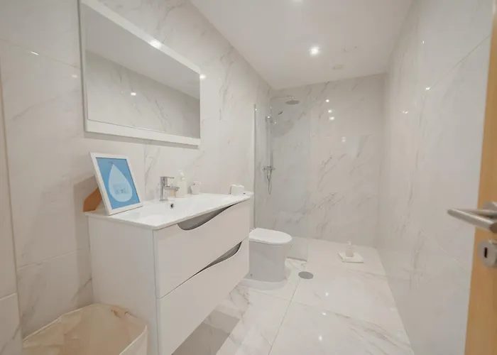 Pool & Cinema By Vacationy