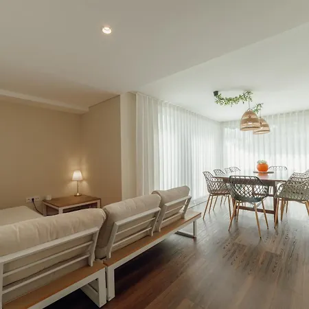 Pool & Cinema By Vacationy * Oporto