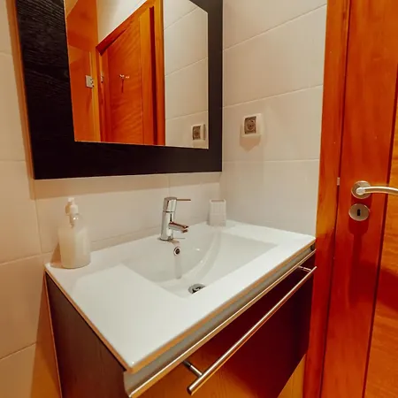 Pool & Cinema By Vacationy Villa Oporto