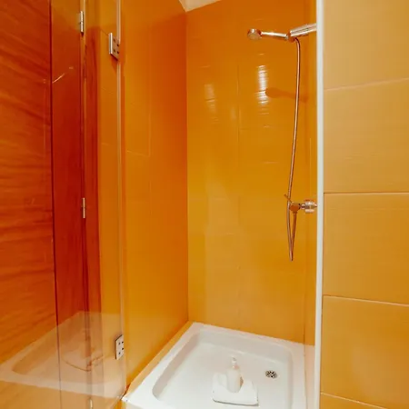 Villa Pool & Cinema By Vacationy *