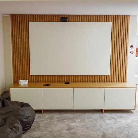 Villa Pool & Cinema By Vacationy