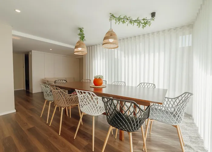 Pool & Cinema By Vacationy *