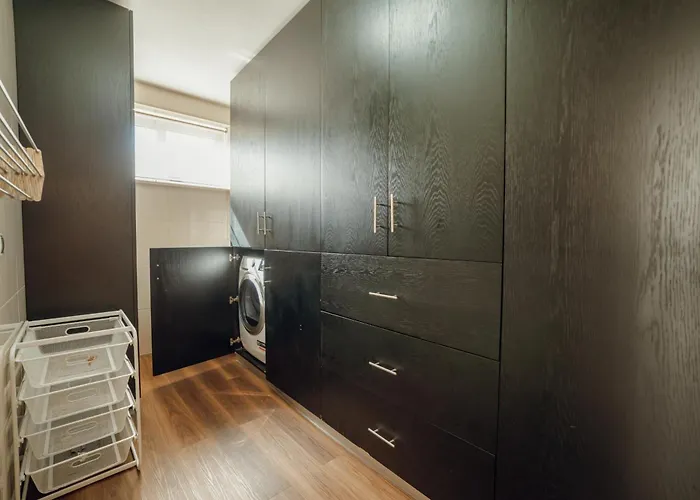 Pool & Cinema By Vacationy *