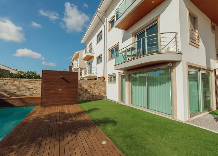 Pool & Cinema By Vacationy *