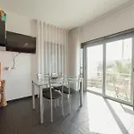 Villa Pool & Cinema By Vacationy *