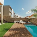 Pool & Cinema By Vacationy * Porto