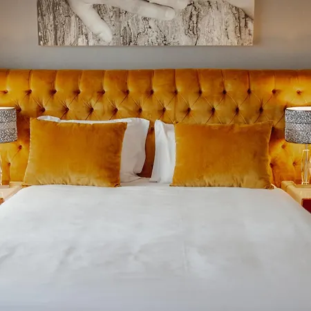 Pool & Cinema By Vacationy Villa *