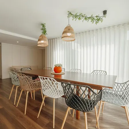 Pool & Cinema By Vacationy *