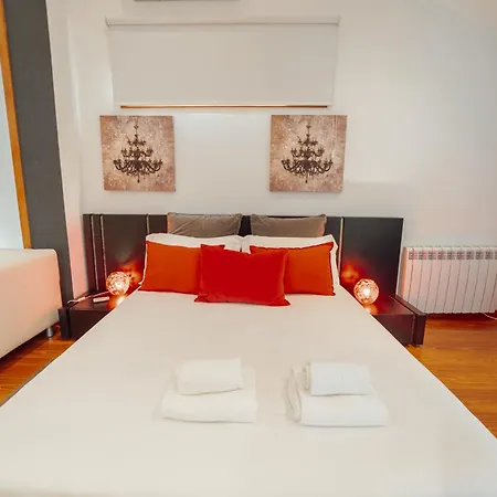 Pool & Cinema By Vacationy Villa