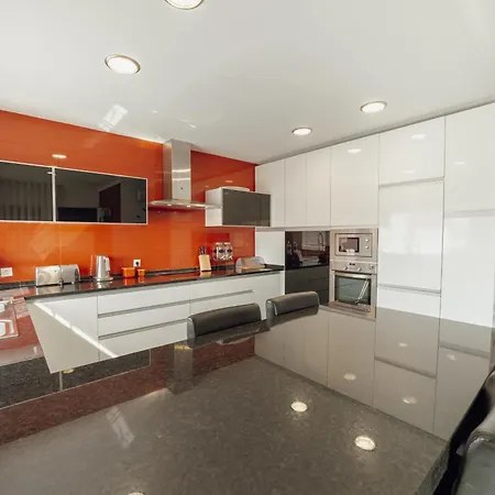 Pool & Cinema By Vacationy Villa Porto