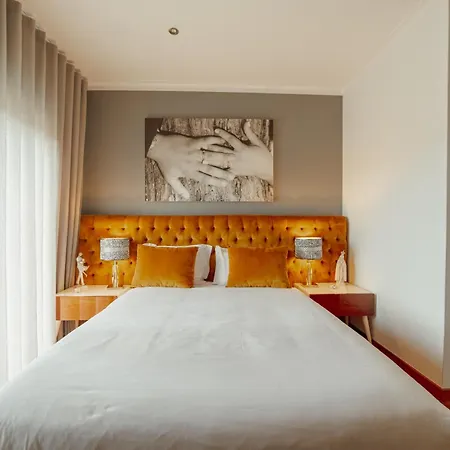 Villa Pool & Cinema By Vacationy *