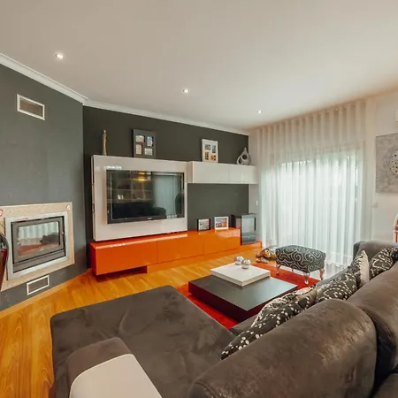 Pool & Cinema By Vacationy Villa