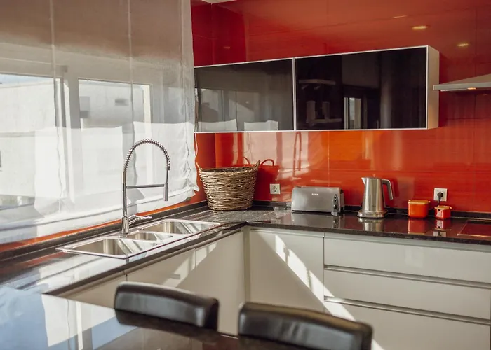 Pool & Cinema By Vacationy *